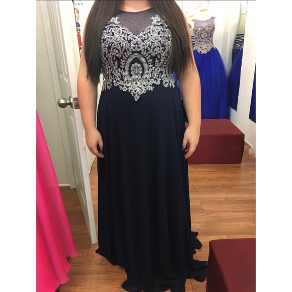 Eva USA Long Embellished Gown - Picture 10 of 12